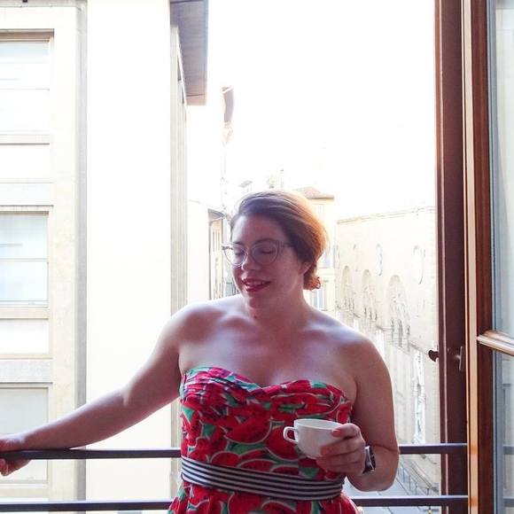 Meet your Posher, Debra - Picture 1 of 1